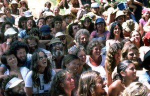 groupe de hippies dans les années 70